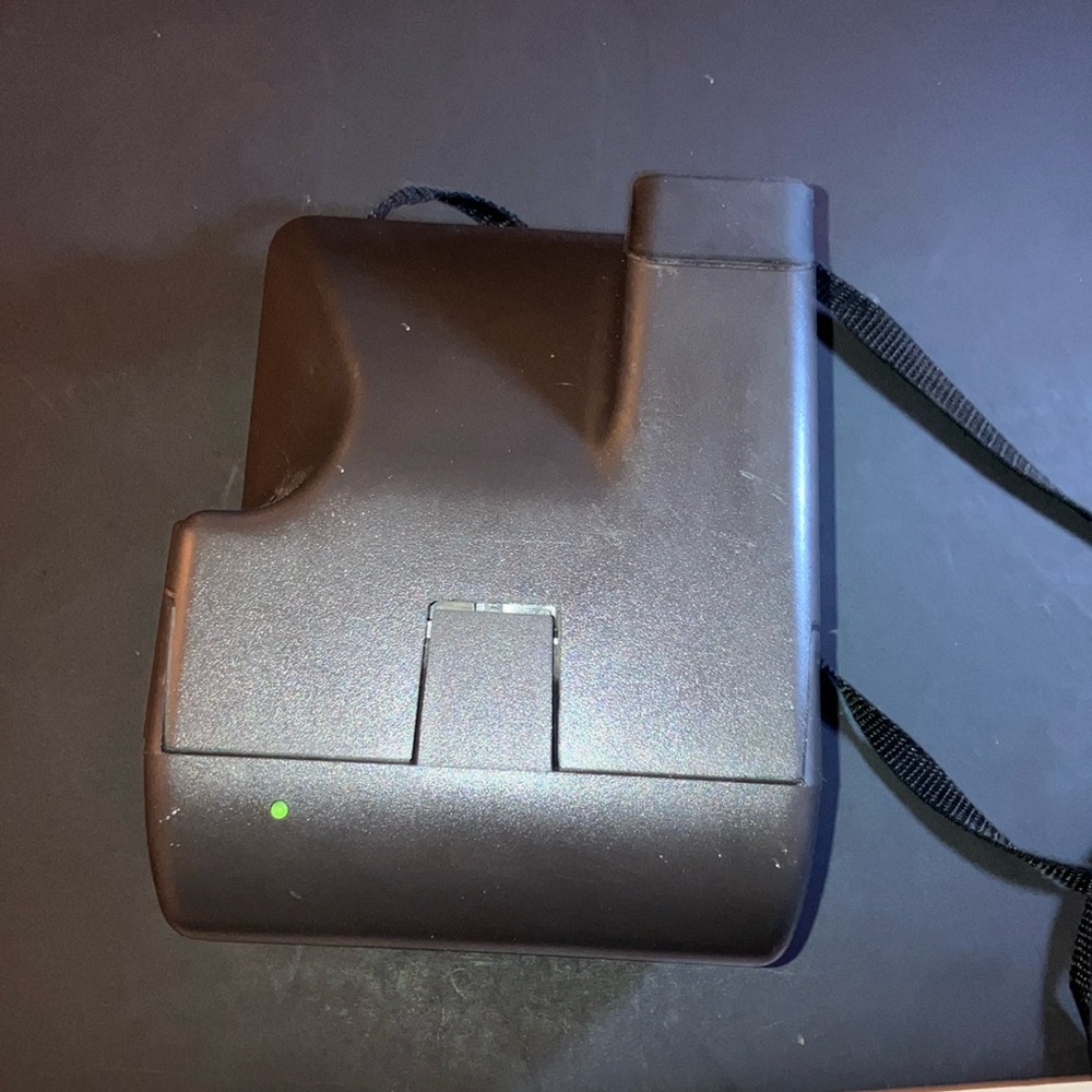 Polaroid OneStep CloseUp Camera - Picture 8 of 9